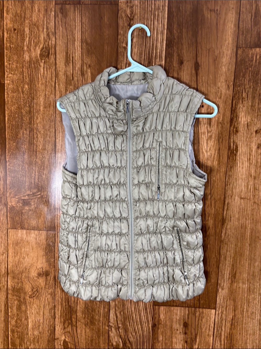 St. Chris Lightweight Quilted Sleeveless Vest - Beige